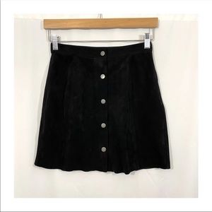 Aritzia Wilfred Centinela Faux Vegan Suede Button Down Mini Skirt in Black
